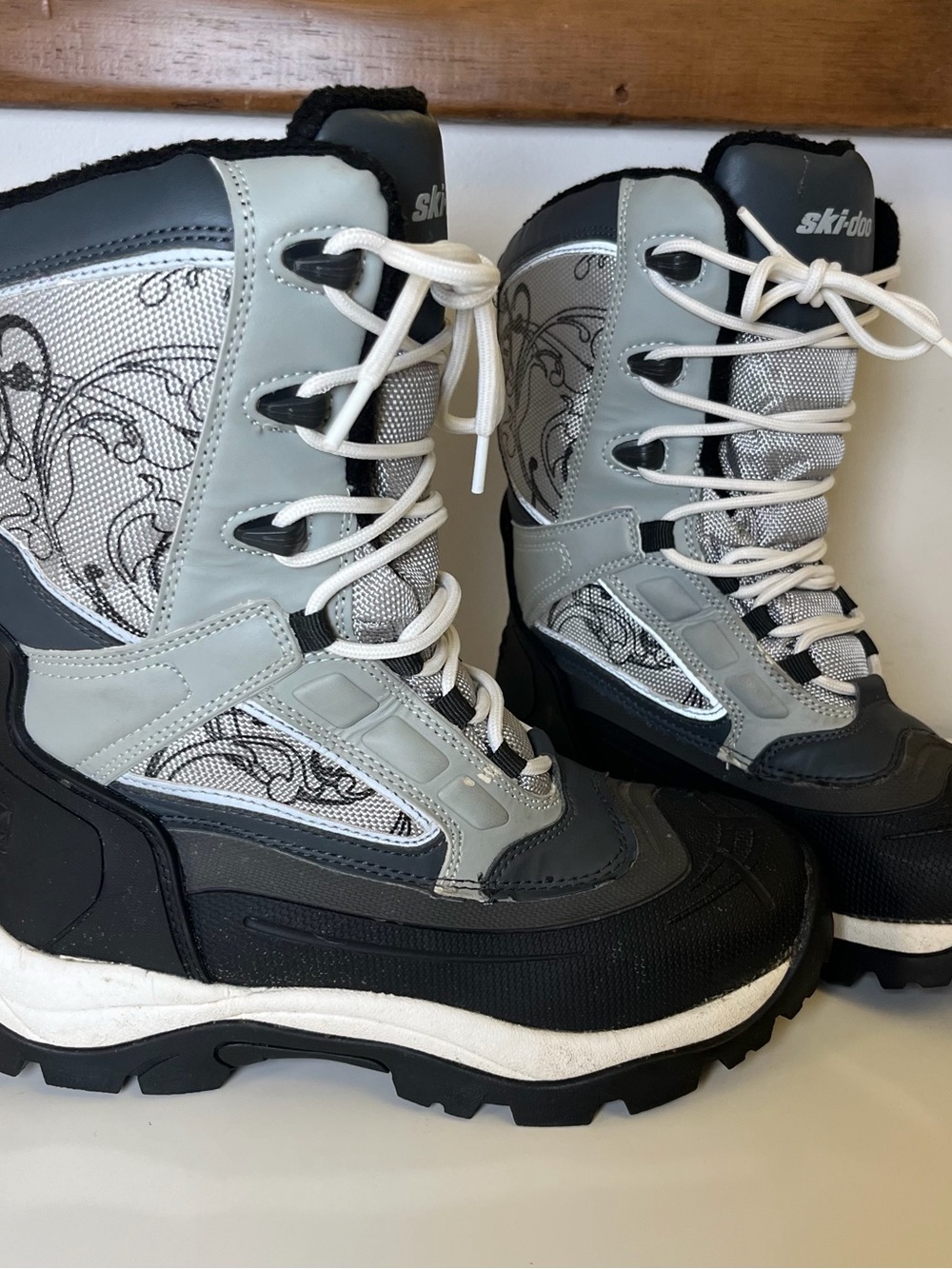Ski-Doo BRP Lady Rebel Winter Boots Black Grey Silver Snowmobile Boots Women’s 6